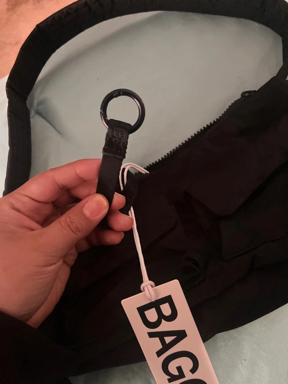 BAGGU Cargo Shoulder Bag- Black - Picture 5 of 8